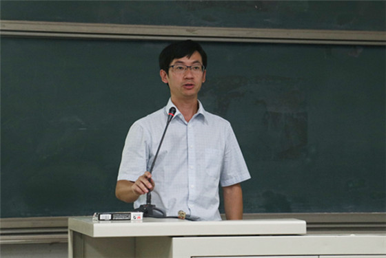 20170911bw必威西汉姆联官网首页2017级研究生新生开学典礼成功召开 (20)_副本.jpg